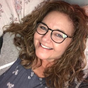 Meet your Posher, Deborah